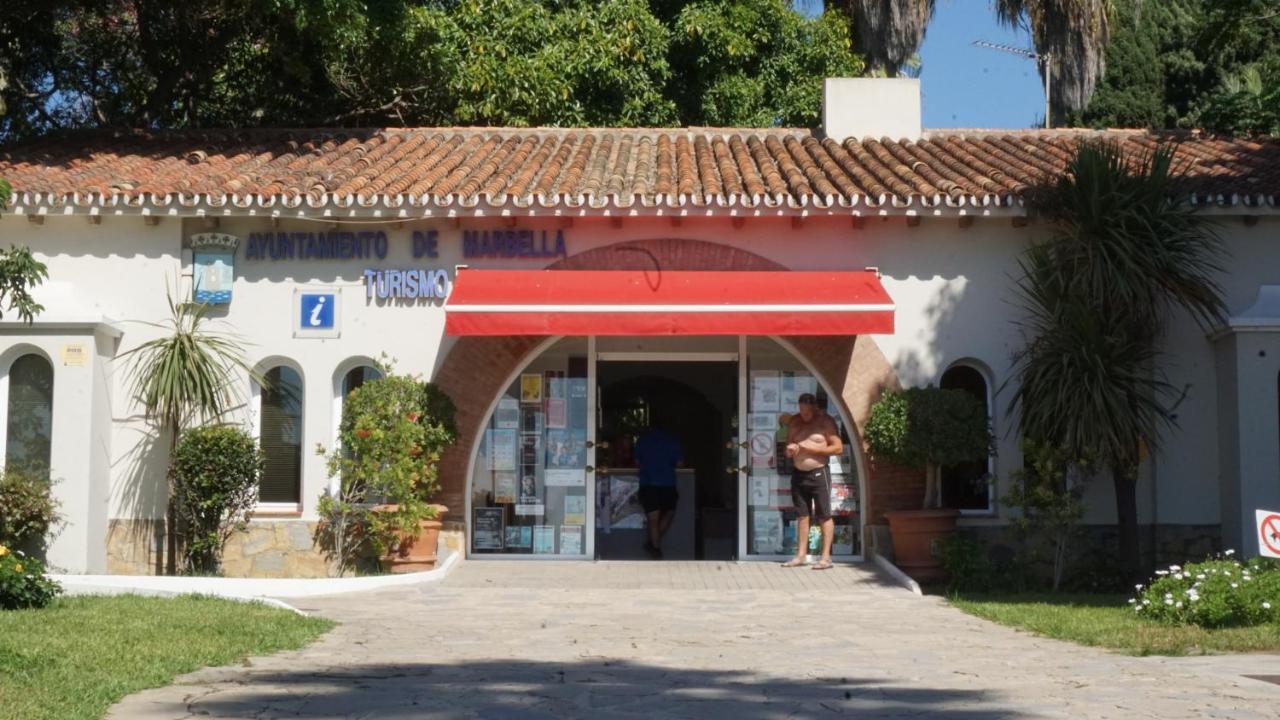 Spacious 3 Bedroom 2nd Line Center Marbella
