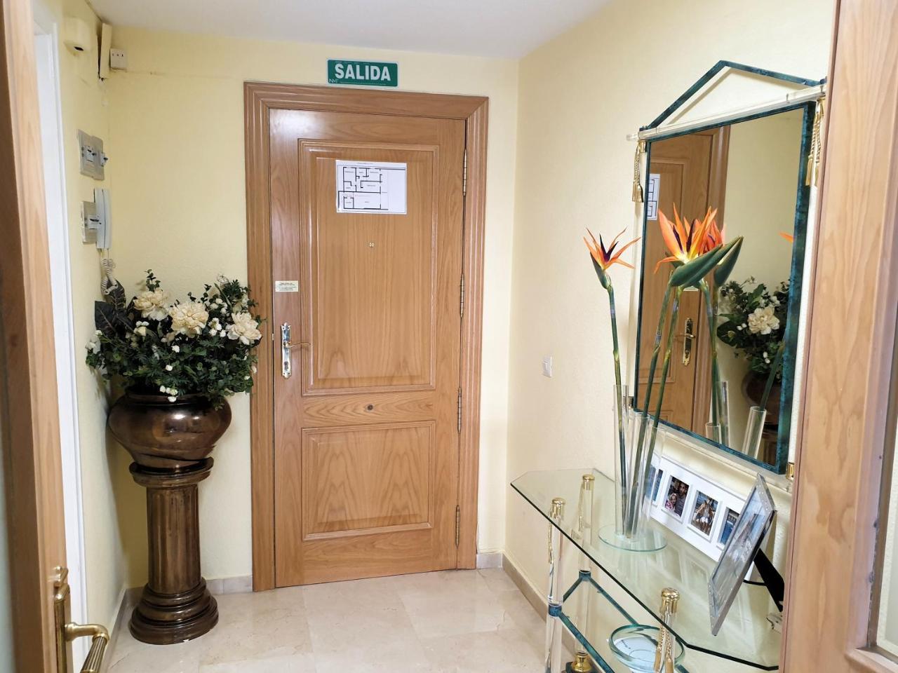 Apartamento Spacious 3 Bedroom 2nd Line Center Marbella
